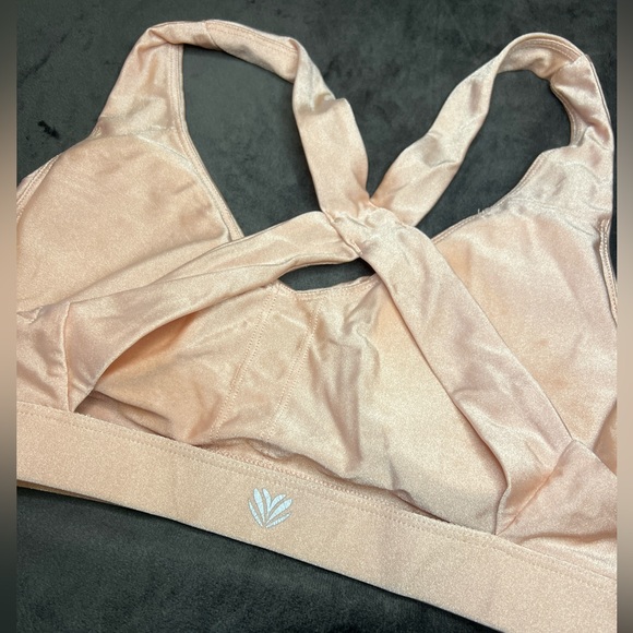 2 for 20$ Sports Bra - beautiful shimmery pink colour! Like new! - Picture 2 of 6